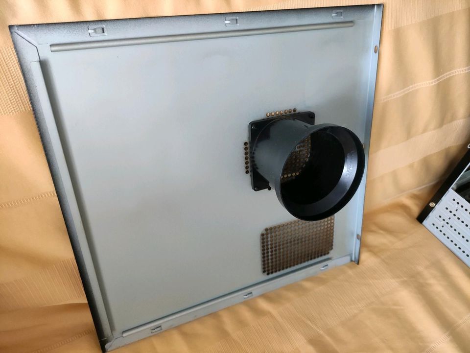 PC - schwarzes Hochglanz Computer Gehäuse - inkl. Versandkosten in Kelsterbach