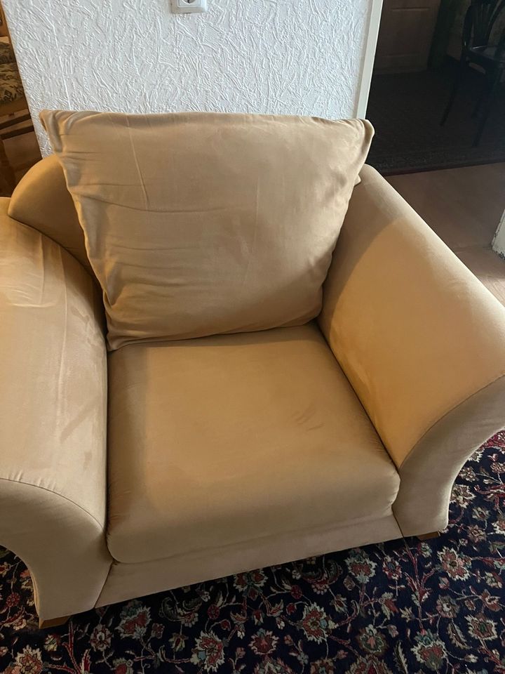 Zweier Sofa + Sessel in Krefeld
