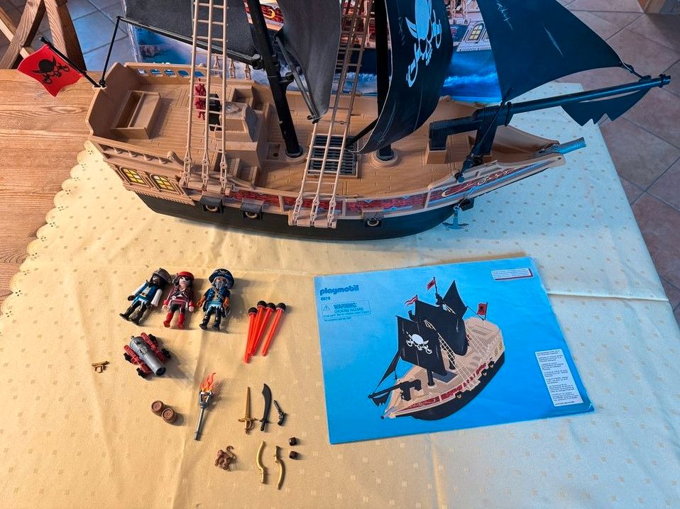 PLAYMOBIL Pirates 6678 Piraten-Kampfschiff in Felm