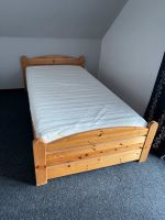 Bett 1x2m mit Nachtschränkchen und Matratze Niedersachsen - Habighorst Vorschau