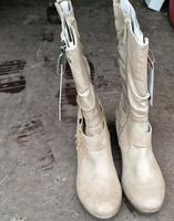 Stiefel Mustang Sachsen-Anhalt - Starsiedel Vorschau