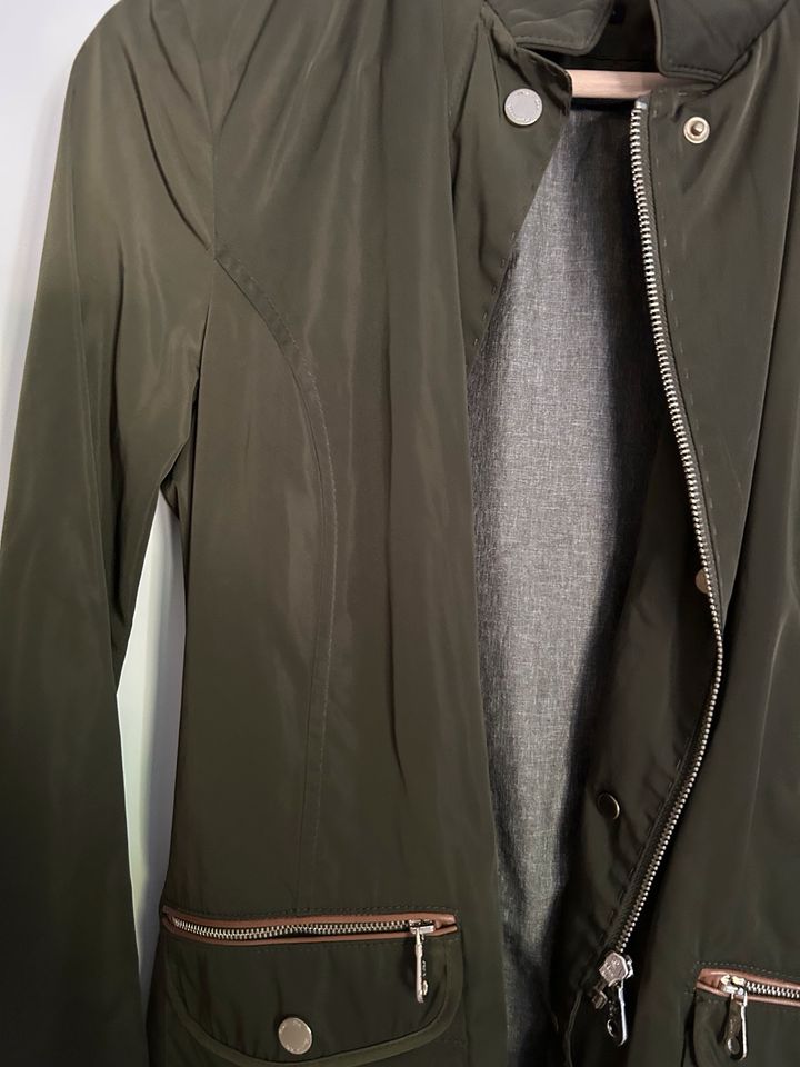 Massimo Dutti,Jacke S,dunkelgrün,super Zustand in München