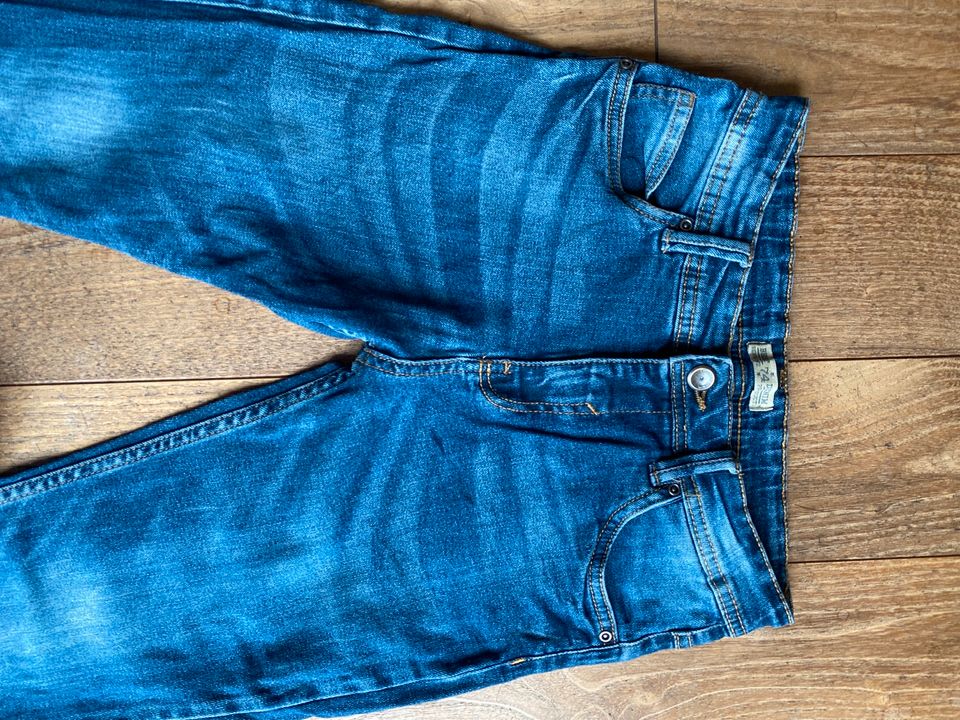 2 Jeans Gr 152 Skinny in Gladbeck