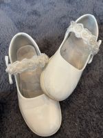 Kommunionschuhe weiß Gr. 36 Schuhe Kleid Lackschuhe Nordrhein-Westfalen - Brilon Vorschau