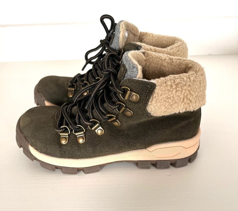 Next Winterschuhe Wildleder Wanderschuhe UK 12/Größe 30/31 in Fehmarn