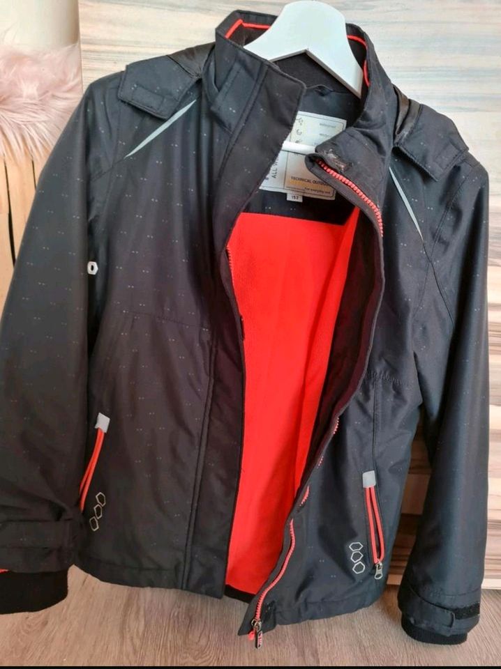 Skijacke / Winterjacke unisex Gr. 152 in Freital