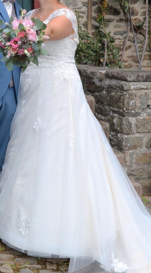 Brautkleid Hochzeitskleid A-Linie Größe 40-44 in Lennestadt