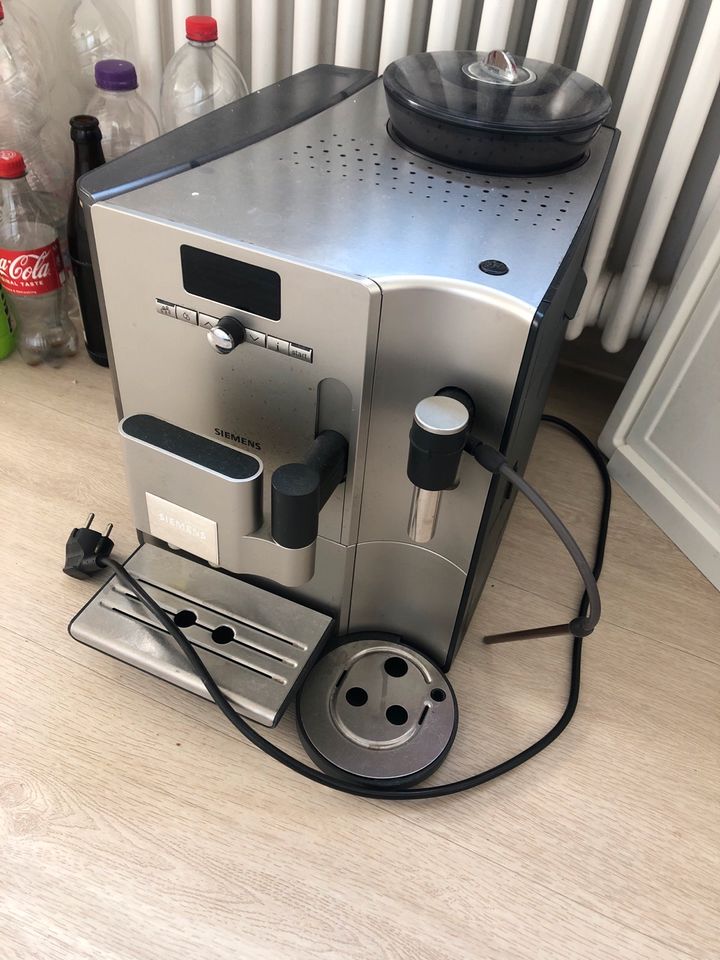 Siemens EQ.7 plus Kaffeevollautomat für Bastler Ersatzteile in Regensburg