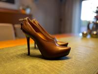 Giorgio Armani High Heels – braunes Leder – Größe 37 – 115 € VHB Hessen - Hainburg Vorschau