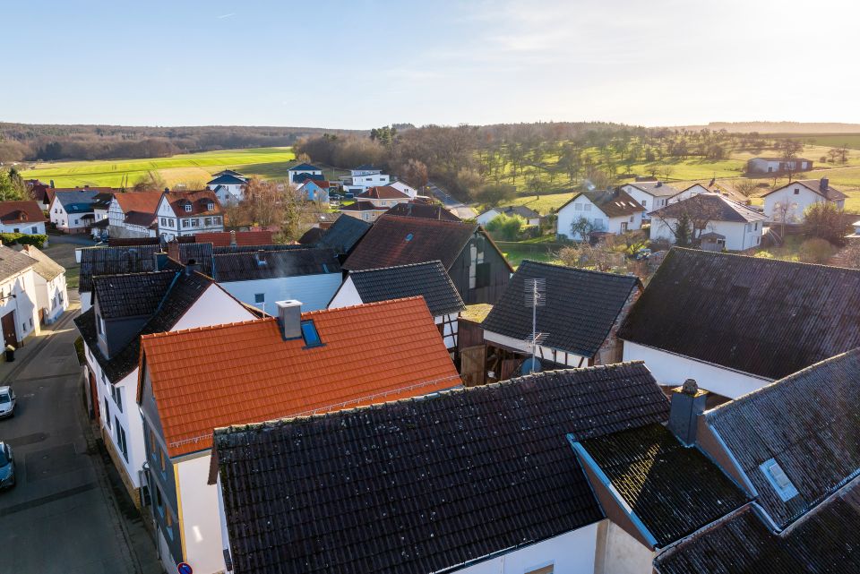 Viel Potential: Charmante Hofreite mit Scheune und schönem Garten in Hüttenberg