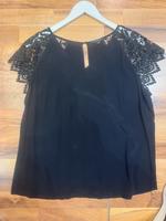 Comma Bluse schwarz Spitze Gr 44 Altona - Hamburg Iserbrook Vorschau