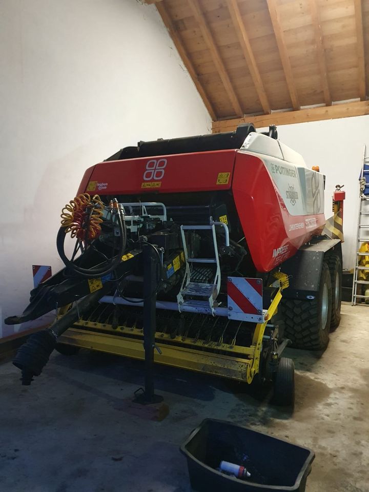 Pöttinger  Presswickelkombi IMPRESS 155VC Pro 7800 Ballen in Geiersthal