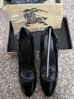 Original Burberry pumps Lack schwarz 41 neu ovp Hessen - Kaufungen Vorschau