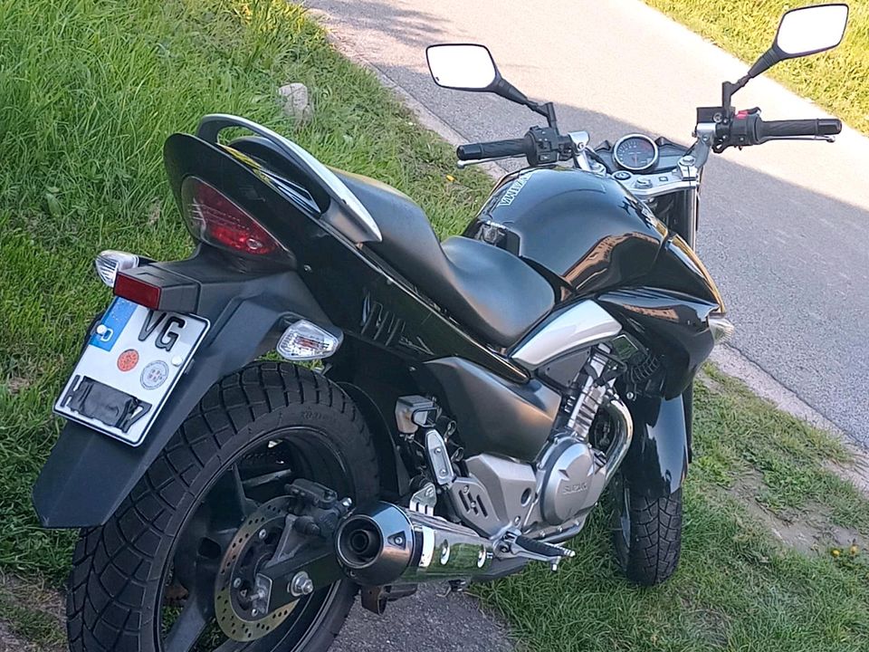 Motorrad Suzuki 250 GW in Kruckow