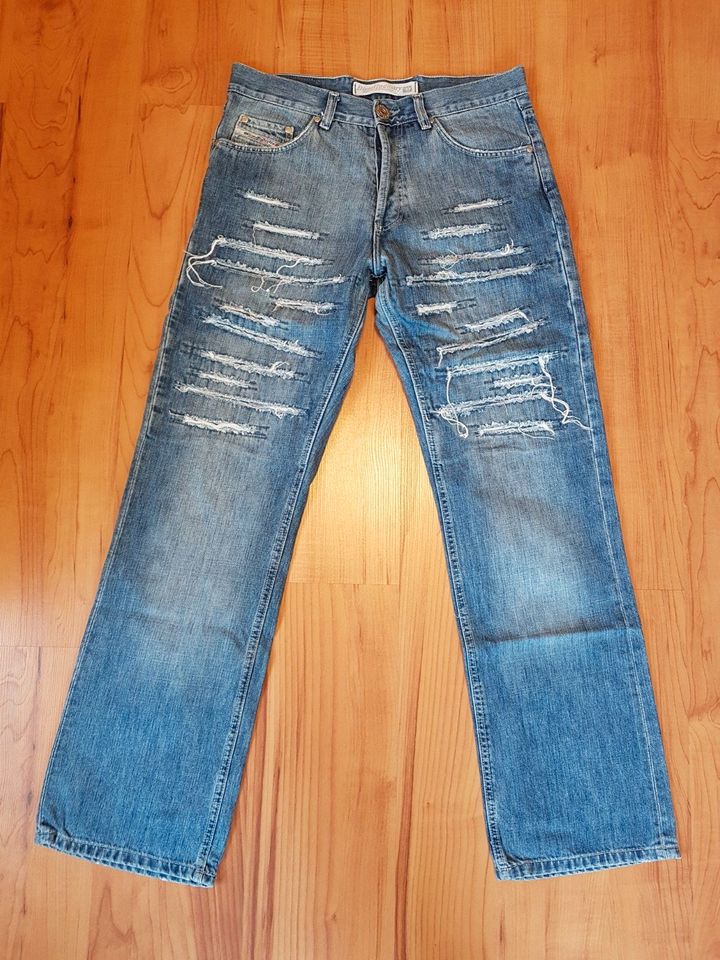 (07) Herren Jeans Blau - Bundweite 42cm - Länge 108cm in Friedrichshafen