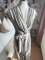 Kleid Sommerkleid beige s 36 Nordrhein-Westfalen - Bad Driburg Vorschau