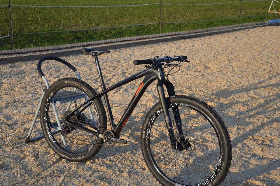 KTM Myroon Prestige | 8,5 kg | Vollcarbon Mountainbike in Brennberg