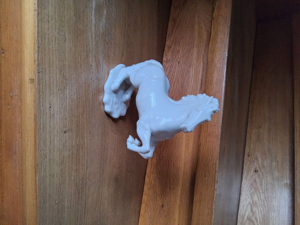 Deko Pferd aus Keramik in Wiesloch