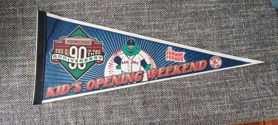 bis 21.6. Wimpel Boston Red Sox Fenway Park 90th anniversary 2002 in Havelberg