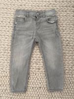 Wie neu Zara Jeans hellgrau 92 Zara Skinny Jeans 92 Frankfurt am Main - Sachsenhausen Vorschau