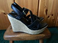 UGG Sandaletten 39 schwarz wie NEU Sachsen-Anhalt - Magdeburg Vorschau