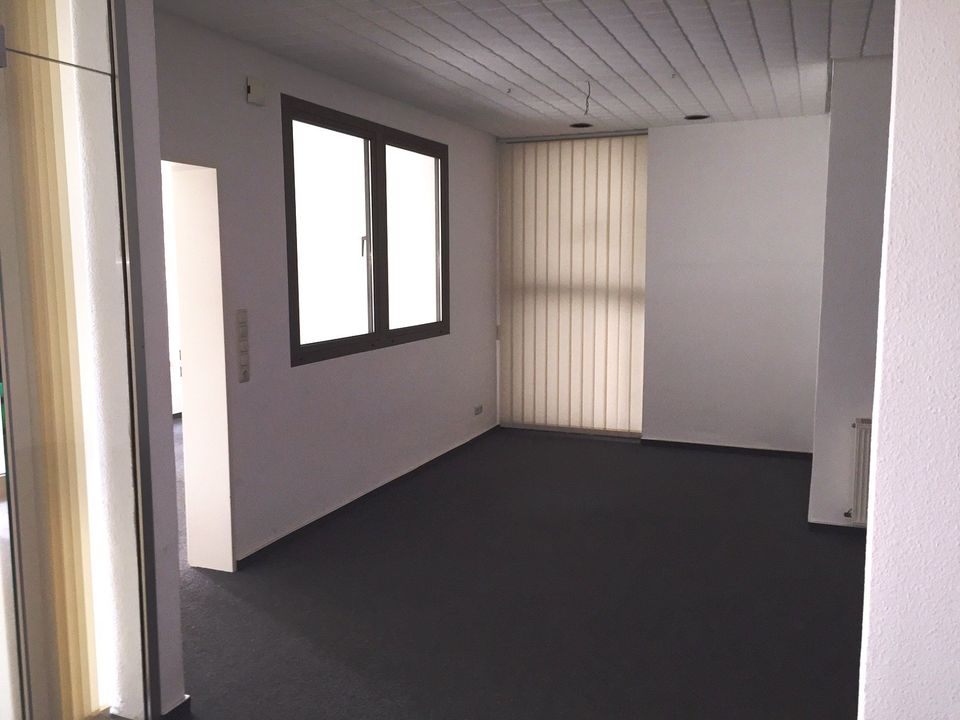 Attraktive Büroeinheit im Erdgeschoss - am Stadion in Meinerzhagen! in Meinerzhagen