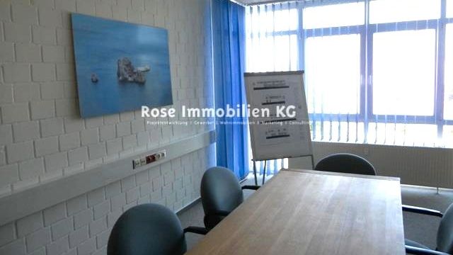 ROSE IMMOBILIEN KG: Moderne Büroräume nahe der BAB 2 in Vlotho zu vermieten in Vlotho