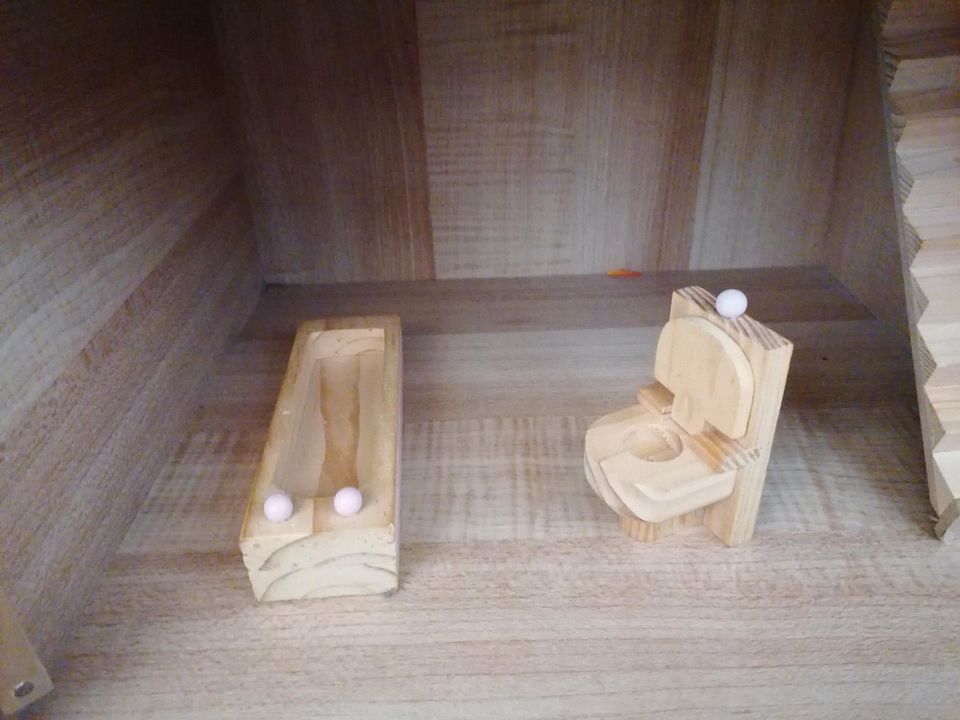 Puppen Haus für kleine Mädchen aus Holz in Faßberg