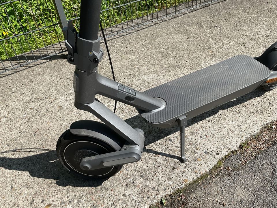 Xiaomi Ultra 4 E Scooter ,Straßenzulassung,Federung,Blinker in Leck