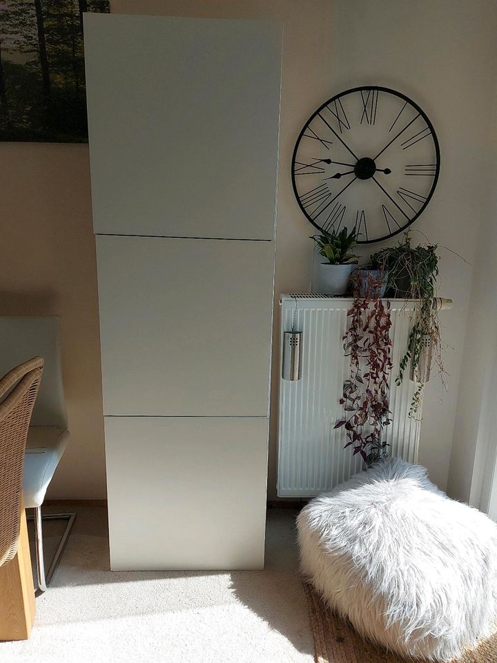 2 Stück Ikea Regal Schrank BESTÅ Korpus, weiß, 60x40x192 cm in Königswinter