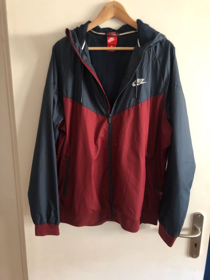 Jacke/Herren von NIKE in XL in Kiel