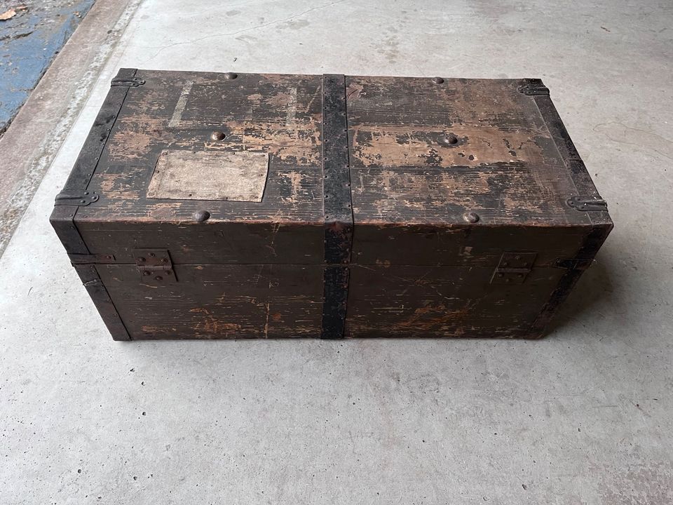 70 Jahre alte Holz Kiste in Saarbrücken