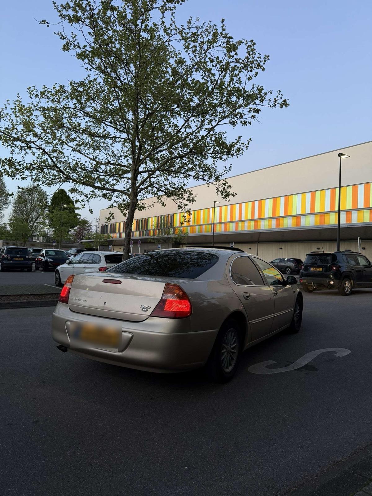 Abbildung des Autos Chrysler 300m NUR 74.000…