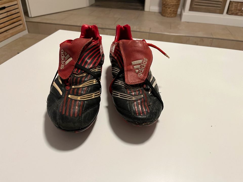 Fussballschuhe Adidas Predator 44 2/3 Fußballschuhe rot schwarz in Wanzleben