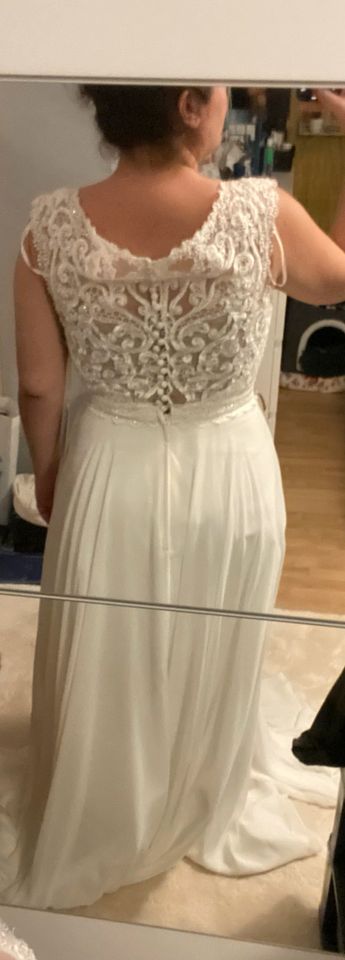 Neues Brautkleid/Hochzeitskleid in Größe 42 in Geretsried