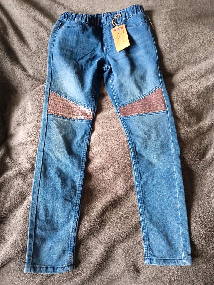Neue Jeans Hose jeanshose Größe 152 mit Etikett in Deudesfeld