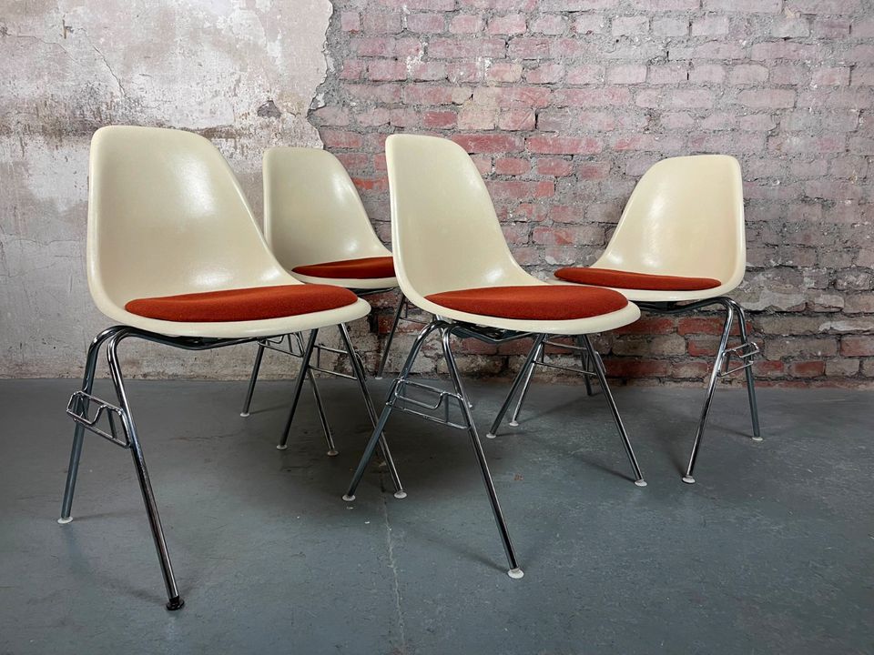 4er Set Eames Fiberglas Stühle Vitra Herman Miller Stuhl Vintage in Wuppertal