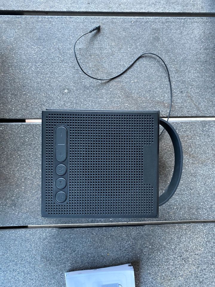 Wireless Speaker mit Uhr / Wecker in Melle