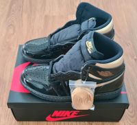 Air Jordan 1 Retro High Black Metallic Gold EU 42 | US 8,5 / US 9 Hessen - Steinbach Vorschau