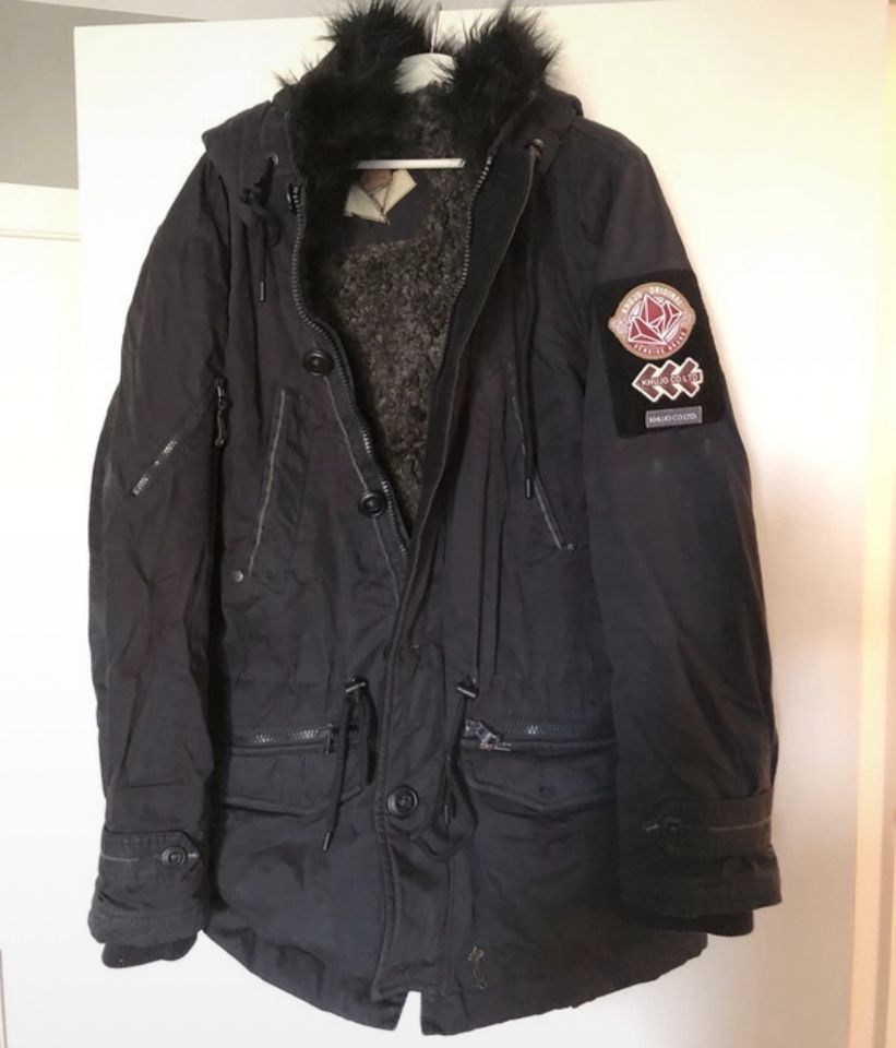 Neuwertige Khujo Herren Winterjacke Gr.XL schwarz in Berlin