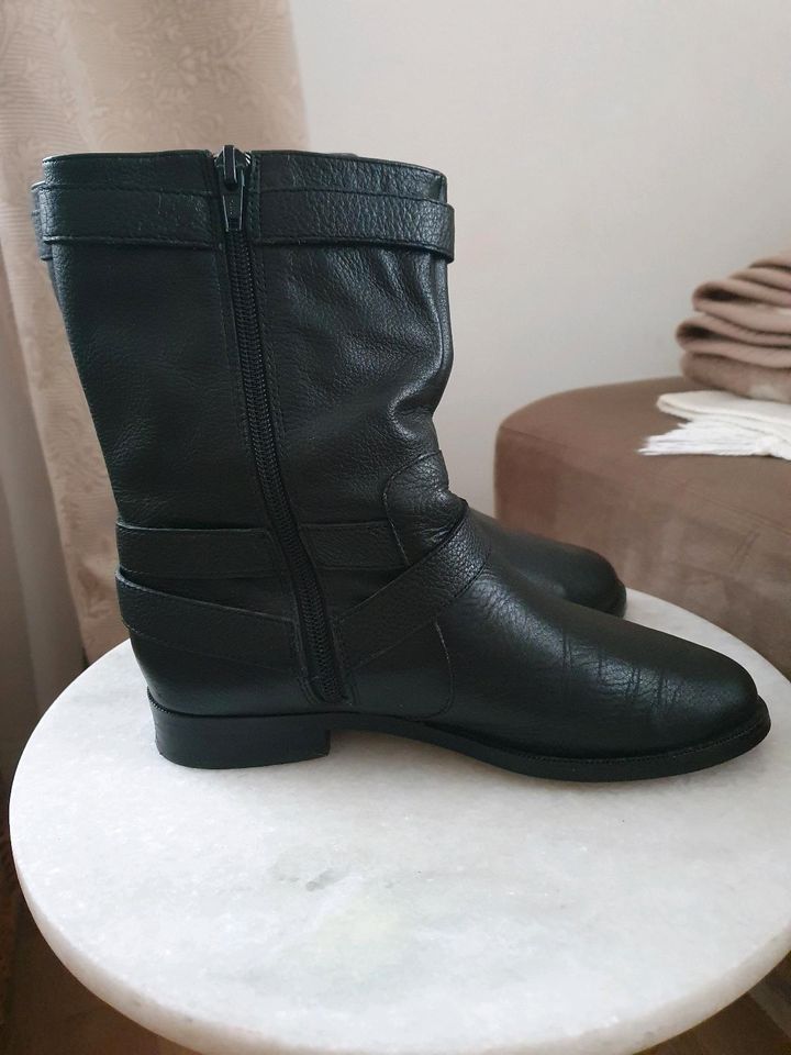 Ralph Lauren Stiefeletten, Gr. 36, Echtleder, schwarz/gold in Berlin