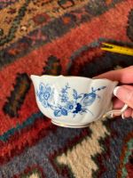 Teetasse - Meißen blaue Blume mit Goldrand II. Wahl Hessen - Kronberg im Taunus Vorschau