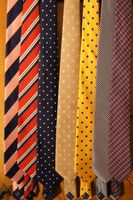 Neuwertige Seiden-Krawatten aus England (von Charles Tyrwhitt) Nordrhein-Westfalen - Leverkusen Vorschau