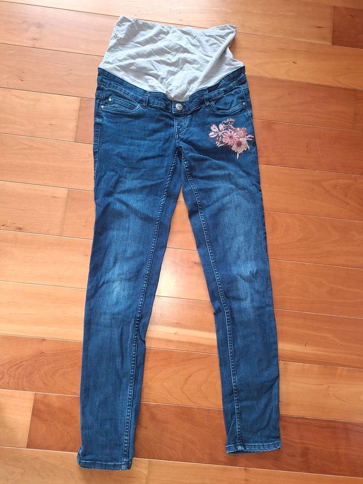 Esmara Umstandsmode/Jeans mit Stickerei in Stein