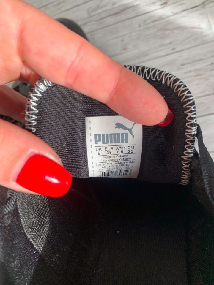 Puma Sneaker Schwarz Strass Größe 39 Schuhe UK 6 in Hessen - Erlensee |  eBay Kleinanzeigen ist jetzt Kleinanzeigen