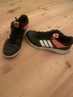 Adidas Turnschuhe Größe 9 (ca. 41) Bayern - Hutthurm Vorschau