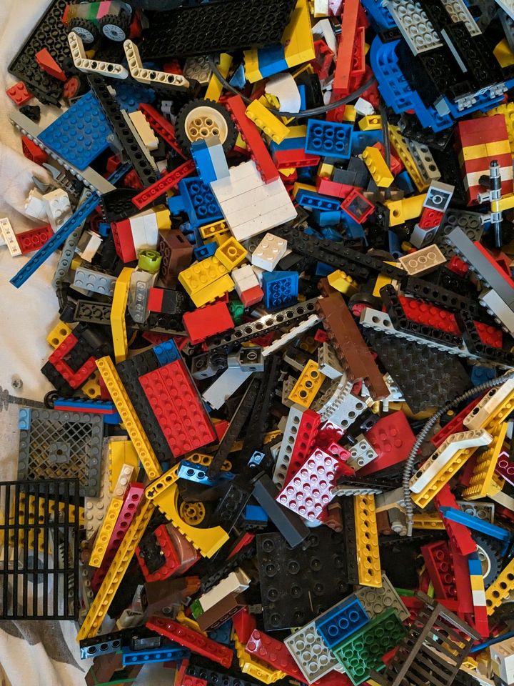 Große Kiste Lego gemischt in Bad Honnef