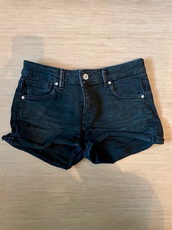 Mango Vicky Schwarze Denim Shorts in München