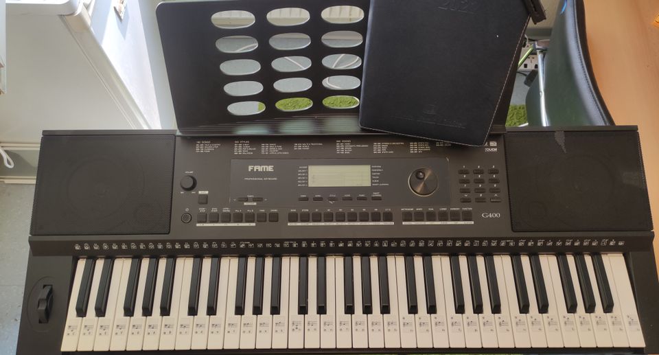 Keyboard Fame G-400 voll set in Siegen