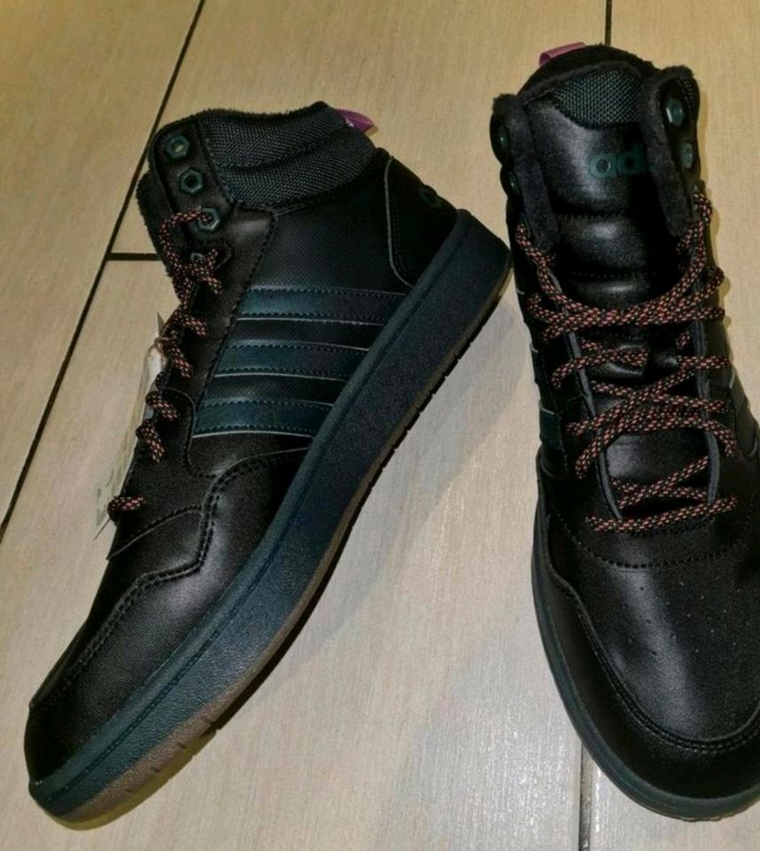 Adidas Herren Stiefel, Freizeitschuhe, Basketball, Gr. 44 in Essen